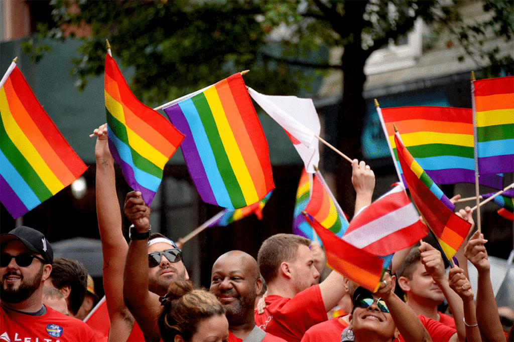 Agitam-se bandeiras internacionais, todos juntos pela causa LGBTI. O Festival Gay Pride é Internacional e chega a Lisboa no próximo mês de Junho de 2018