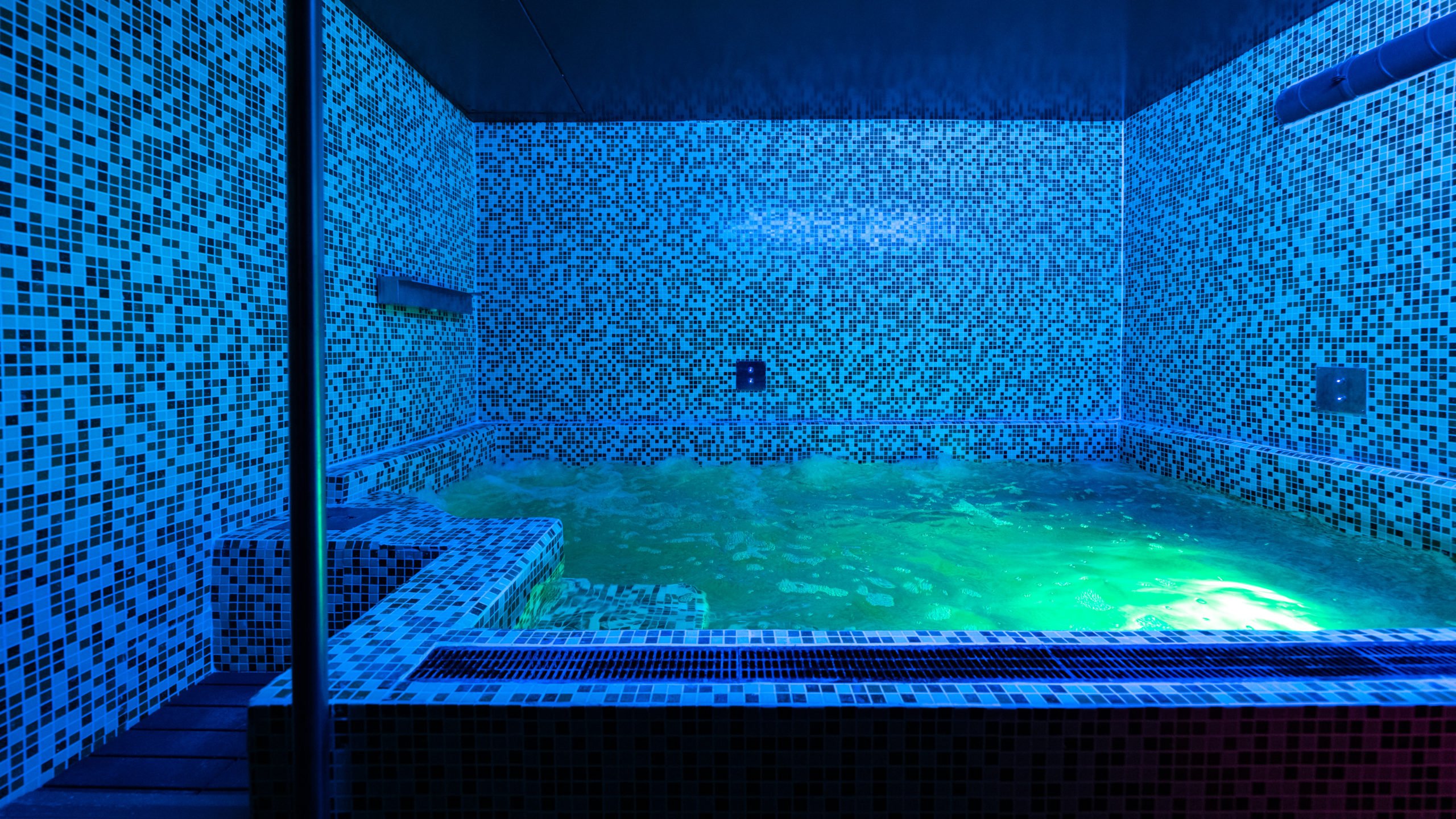 Piscina - Jacuzzi SaunApolo 56