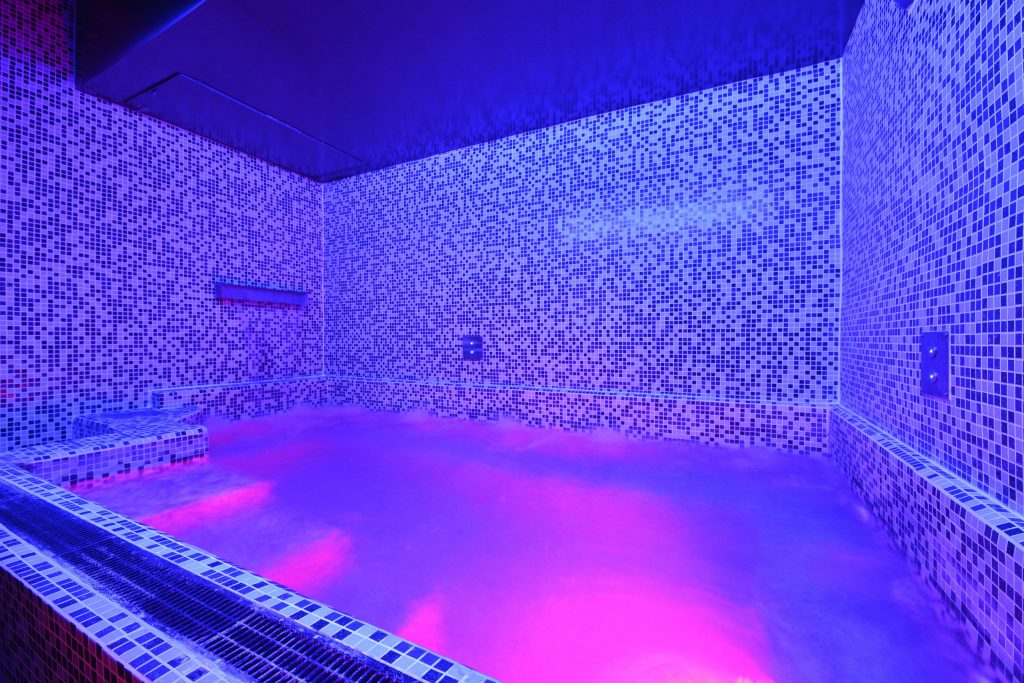 Mini Piscina / Hidro com Leds na SaunApolo 56 Mini Piscina / Hidro com Leds na SaunApolo 56